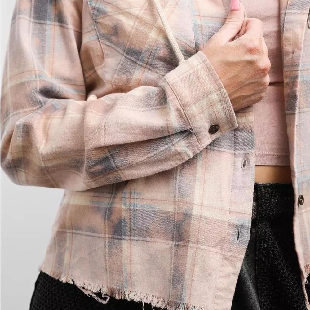 NWT gilded intent cropped flannel Plaid Button-Up - Picture 4 of 5
